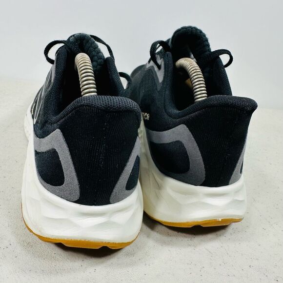 New Balance Women's Fresh Foam Arishi V4 Running 9 - Picture 5 of 8